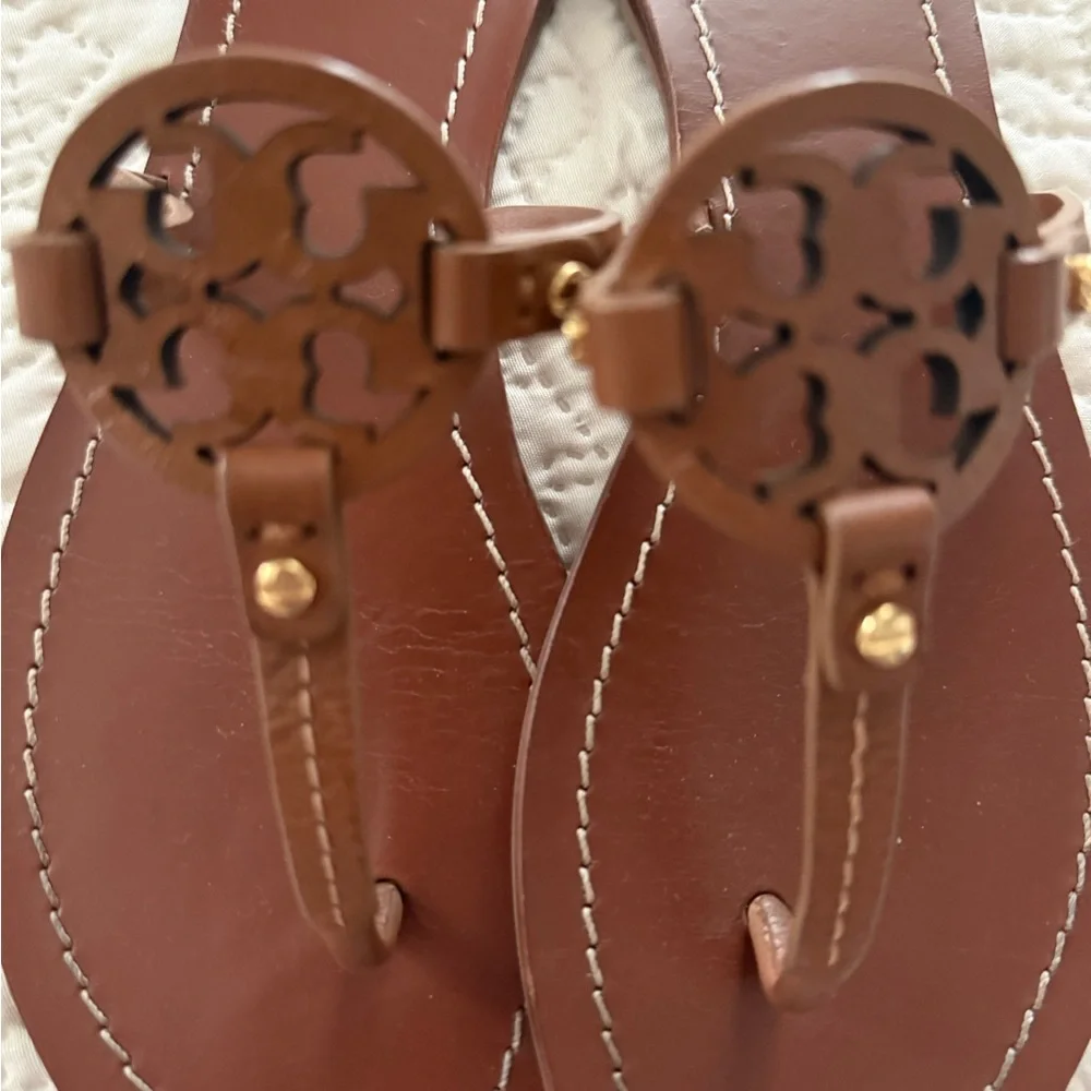 🌟Beautiful condition🌟 Hardly worn. Authentic. Smoke free home.